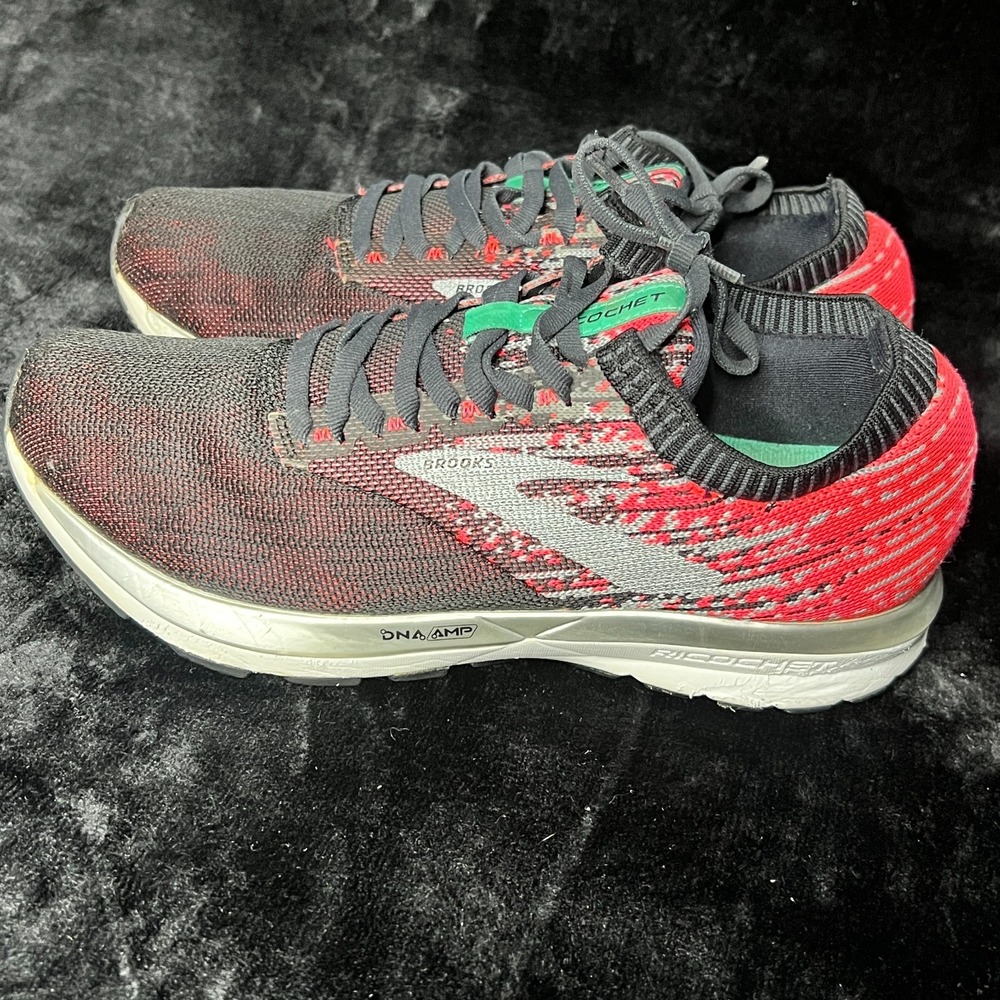 Brooks Ricochet 1202821B678 Womens 8.5‎ B Running Shoes Black Pink Sneakers